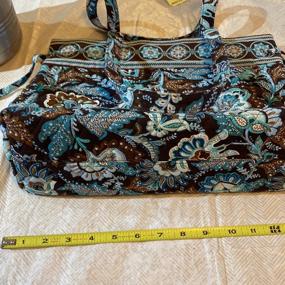 Vera Bradley Tote in blue/brown paisley - Picture 4 of 8